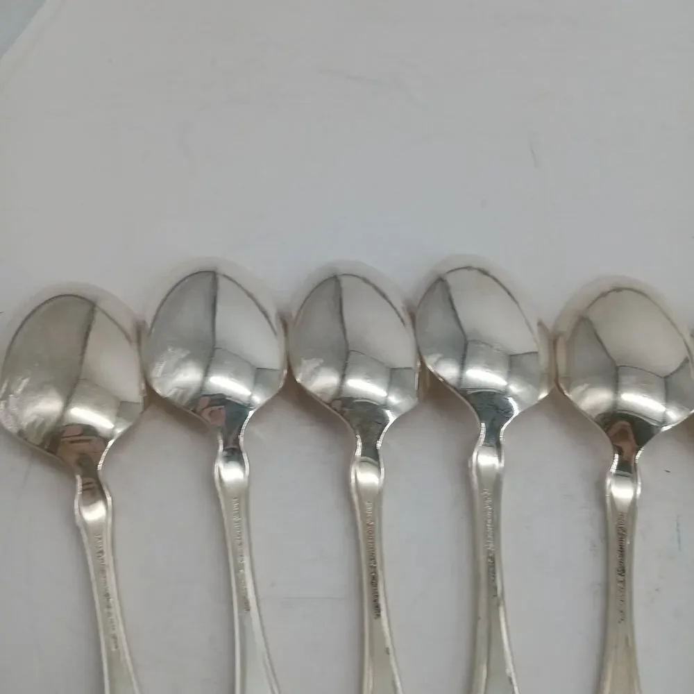 8X Tsp Rogers Oneida ALOUETTE Silverplate Teaspoons 1978